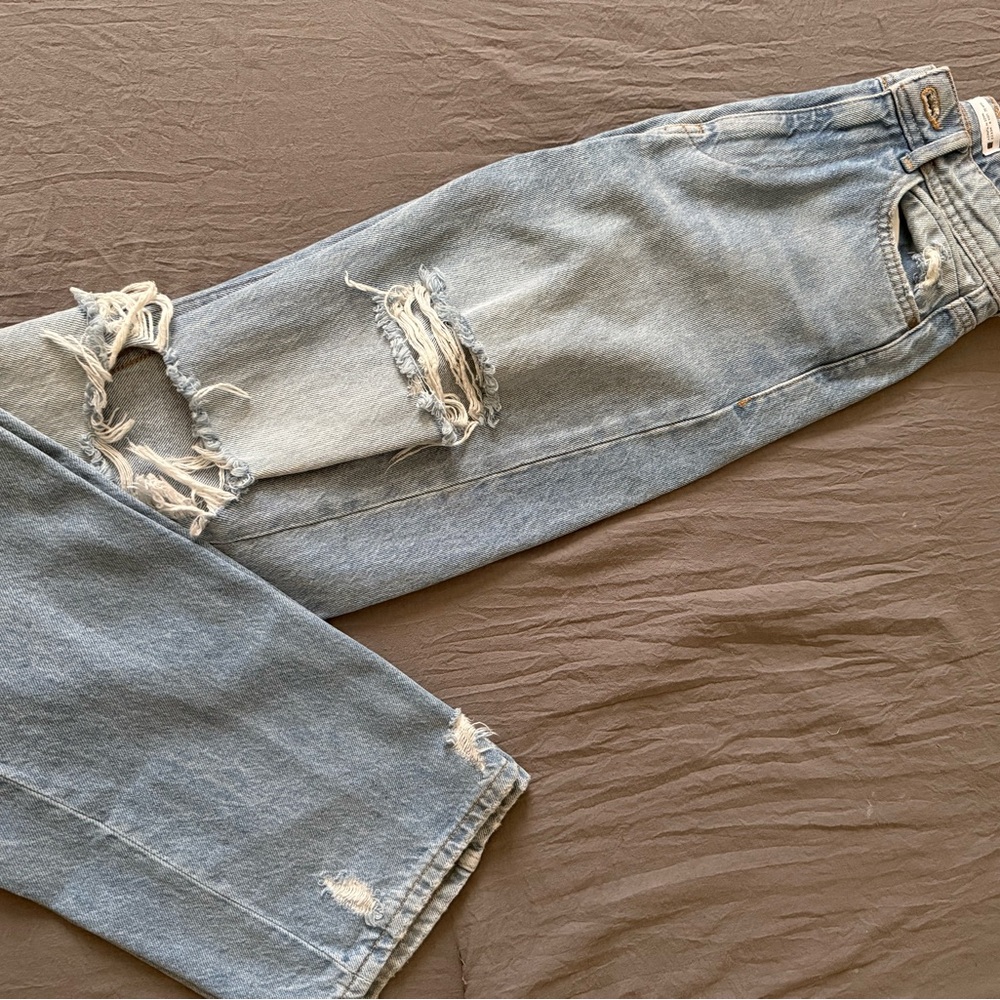 Zara Wide Leg Long Ripped Jeans
